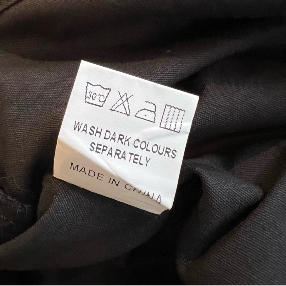 Women's Black Puff Short Sleeve Cocktail Dress. Size: L - Picture 7 of 11